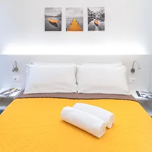  Apartment Colours & Italien